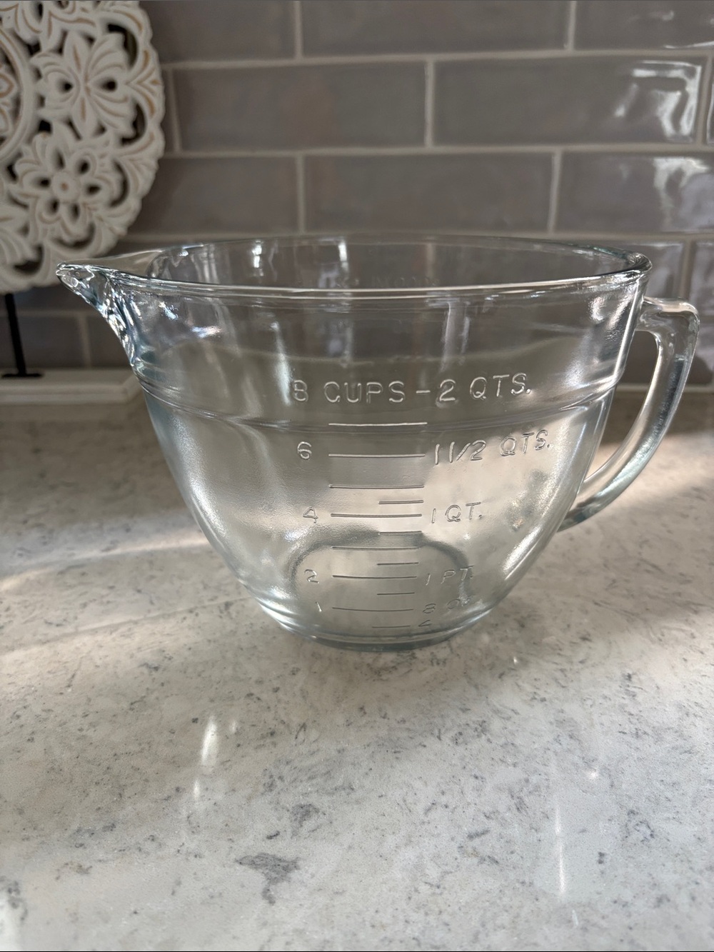 Pampered Chef 8 cup Batter Mixing Measuring Bowl